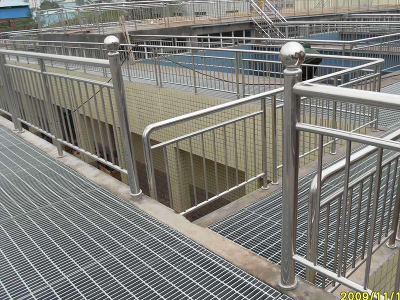 201807211532141112849017.jpg 平臺(tái)鋼格板2.jpg